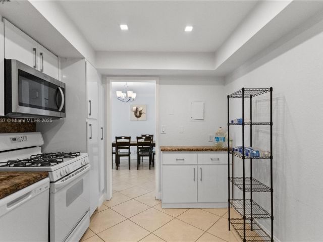 Apartment for sale  Unit #1710 - photo 6605524