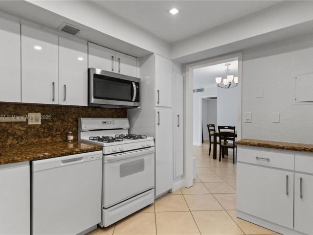 Apartment for sale  Unit #1710 - photo 6605526