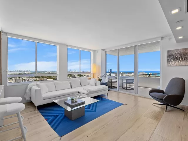 2-bedroom condo for sale in Miami Beach - 1330 West Ave 3407 - MondialRealty