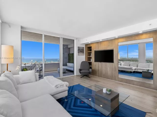 2-bedroom condo for sale in Miami Beach - 1330 West Ave 3407 - MondialRealty