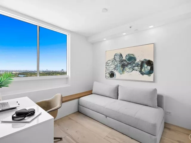 2-bedroom condo for sale in Miami Beach - 1330 West Ave 3407 - MondialRealty