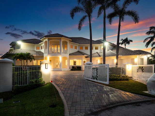 Home for sale at 978 Dogwood Drive - photo 6631532