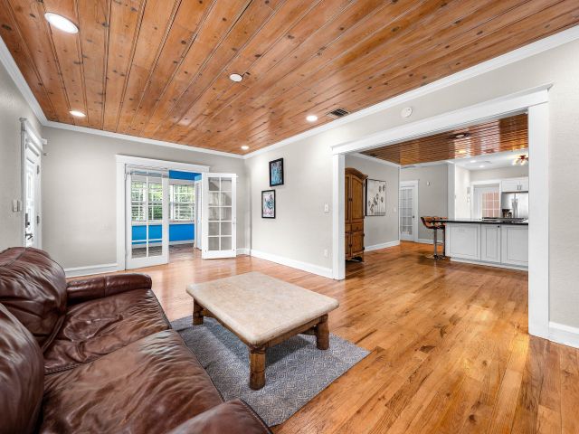 Home for sale at 220 Malverne Road - photo 6606264