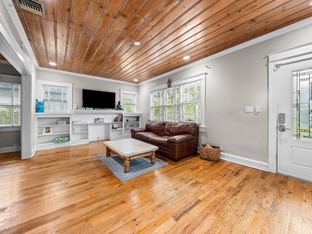 Home for sale at 220 Malverne Road - photo 6606266