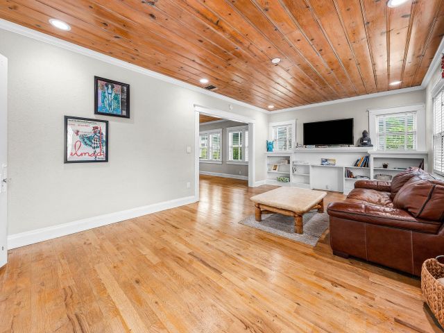 Home for sale at 220 Malverne Road - photo 6606267