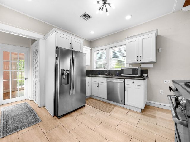 Home for sale at 220 Malverne Road - photo 6606270