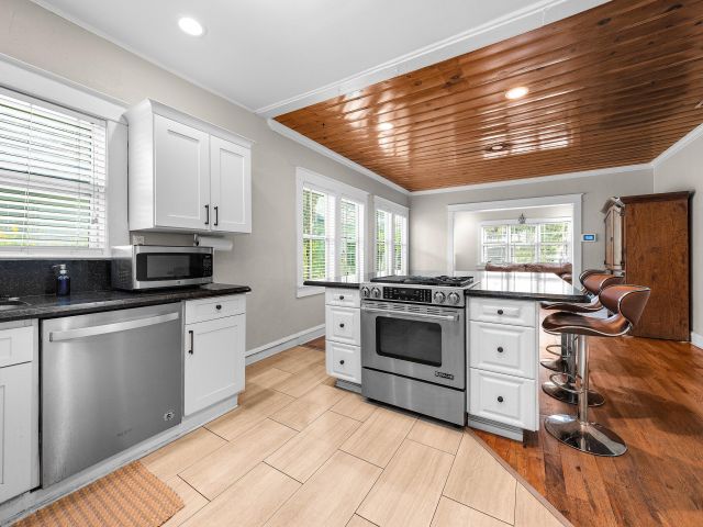 Home for sale at 220 Malverne Road - photo 6606272