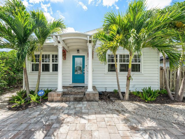 Home for sale at 220 Malverne Road - photo 6606276