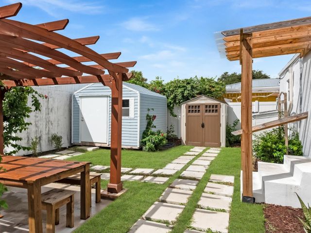 Home for rent at 308 SW 1st Street - photo 6606559