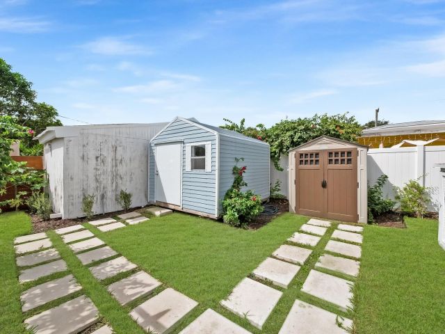 Home for rent at 308 SW 1st Street - photo 6606563