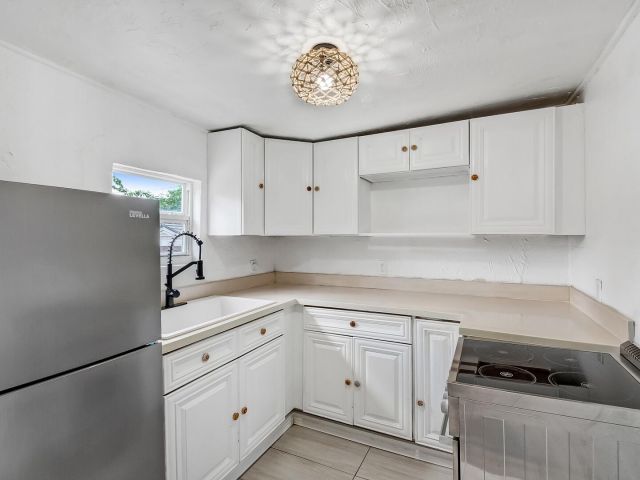 Home for rent at 308 SW 1st Street - photo 6606569