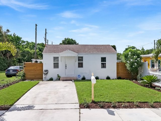 Home for rent at 308 SW 1st Street - photo 6606577