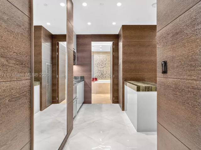 3-bedroom condo for sale in Bal Harbour -  - MondialRealty