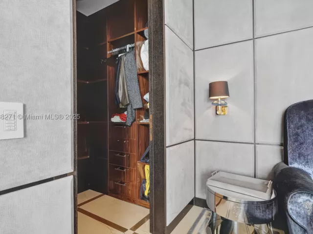 3-bedroom condo for sale in Bal Harbour -  - MondialRealty