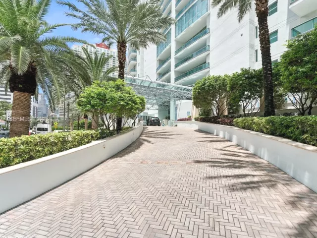 2-bedroom condo for sale in Miami - 1331 Brickell Bay Dr 2802 - MondialRealty