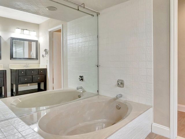 Home for sale at 6740 Lago Vista Terrace - photo 6786721