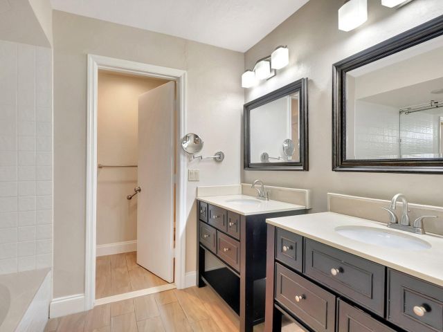 Home for sale at 6740 Lago Vista Terrace - photo 6786723