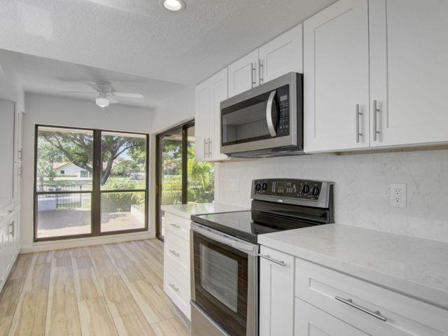 Home for sale at 6740 Lago Vista Terrace - photo 6786732