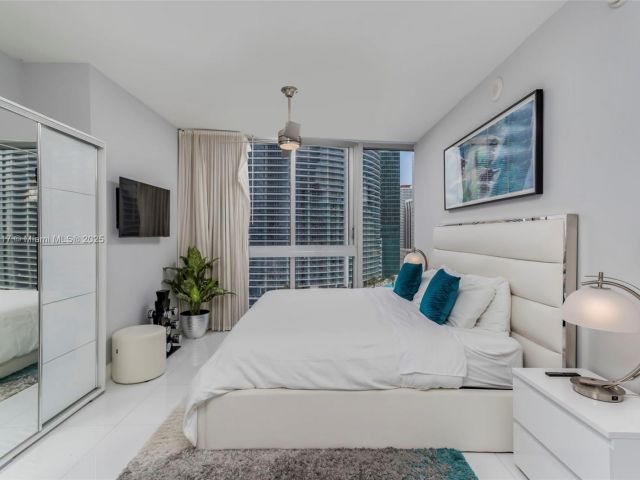 Apartment for sale  Unit #2502 - photo 6606956