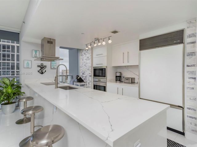 Apartment for sale  Unit #2502 - photo 6606959