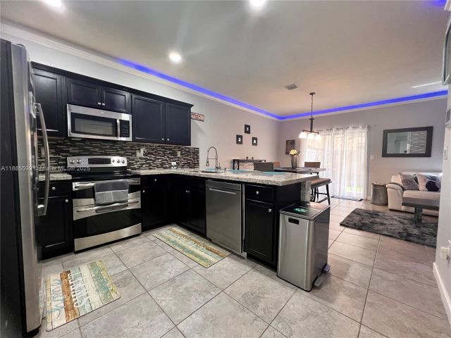 3-bedroom home for rent in Homestead - 159 SE 34th Ave - MondialRealty