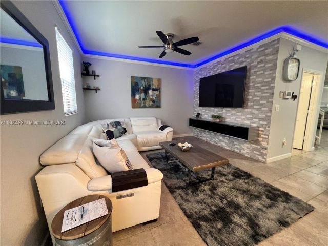3-bedroom home for rent in Homestead - 159 SE 34th Ave - MondialRealty