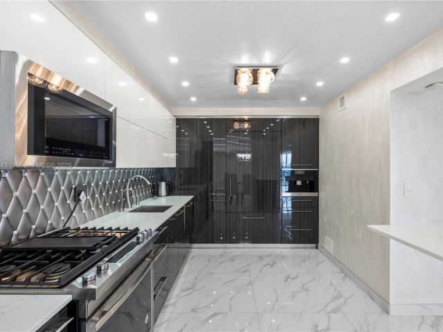 Apartment for sale  Unit #2127 - photo 6607734