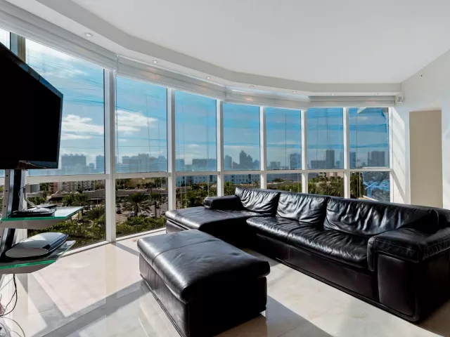 3-bedroom condo for sale in Sunny Isles Beach - 18101 Collins Avenue 801 - MondialRealty