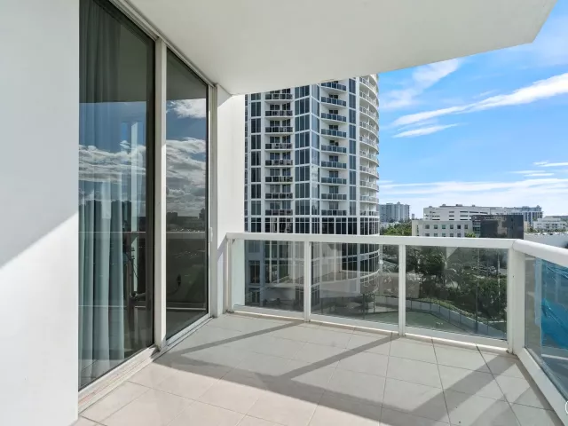 3-bedroom condo for sale in Sunny Isles Beach - 18101 Collins Avenue 801 - MondialRealty