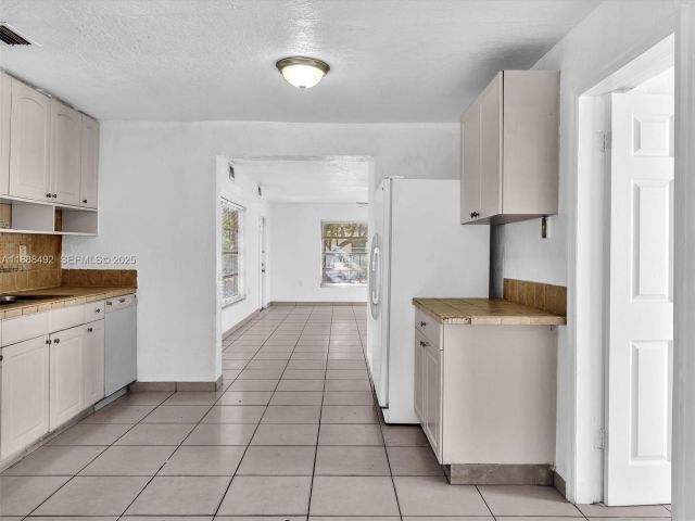 Home for sale at 1624 S 23rd Ave - photo 6603975