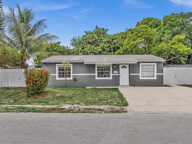 Home for sale at 1624 S 23rd Ave - photo 6603987