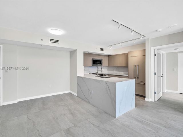 Apartment for sale  Unit #1103 - photo 6614862