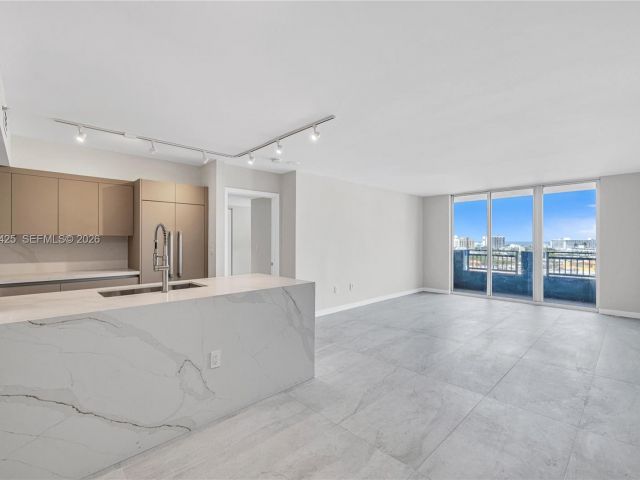 Apartment for sale  Unit #1103 - photo 6614870