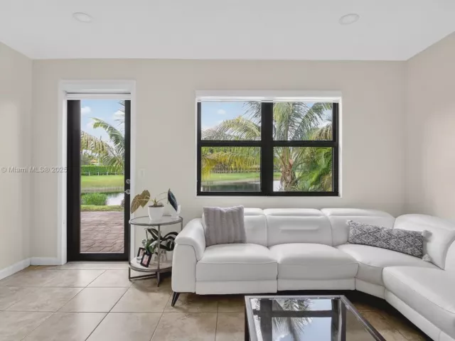 4-bedroom home for rent in Homestead - 3616 SE 2nd Dr - MondialRealty