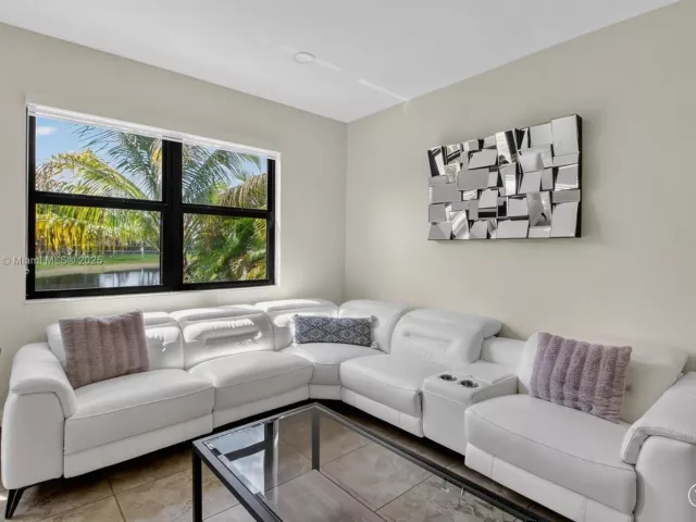 4-bedroom home for rent in Homestead - 3616 SE 2nd Dr - MondialRealty