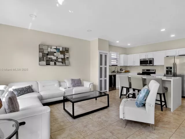 4-bedroom home for rent in Homestead - 3616 SE 2nd Dr - MondialRealty