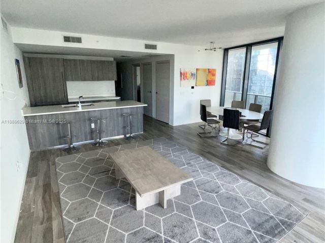 Apartment for sale  Unit #3304 - photo 6607021