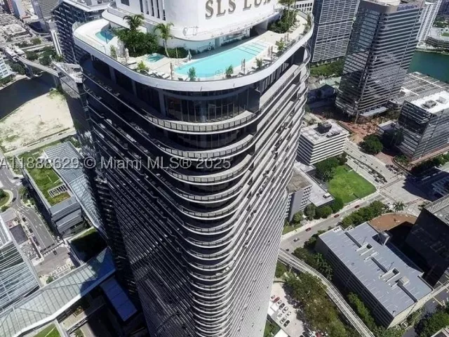 3-bedroom condo for sale in Miami - 801 S Miami Ave 3304 - MondialRealty