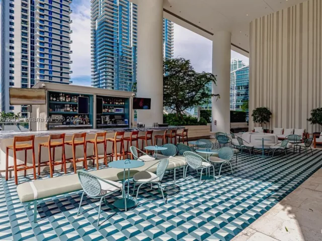 3-bedroom condo for sale in Miami - 801 S Miami Ave 3304 - MondialRealty