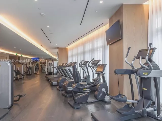 3-bedroom condo for sale in Miami - 801 S Miami Ave 3304 - MondialRealty