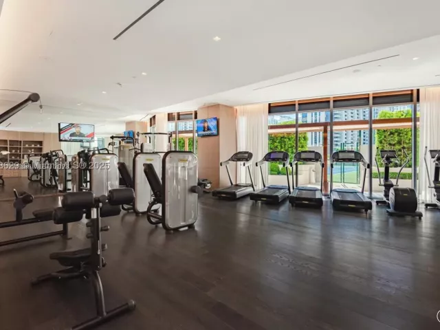3-bedroom condo for sale in Miami - 801 S Miami Ave 3304 - MondialRealty