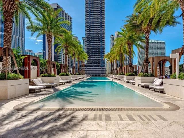 3-bedroom condo for sale in Miami - 801 S Miami Ave 3304 - MondialRealty