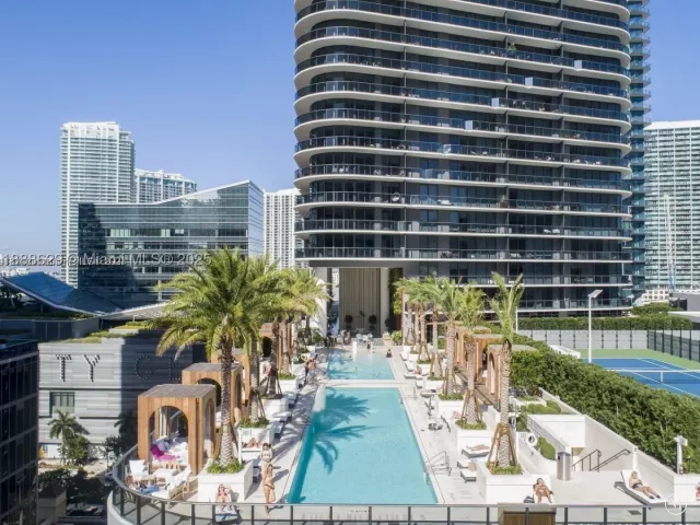 3-bedroom condo for sale in Miami - 801 S Miami Ave 3304 - MondialRealty