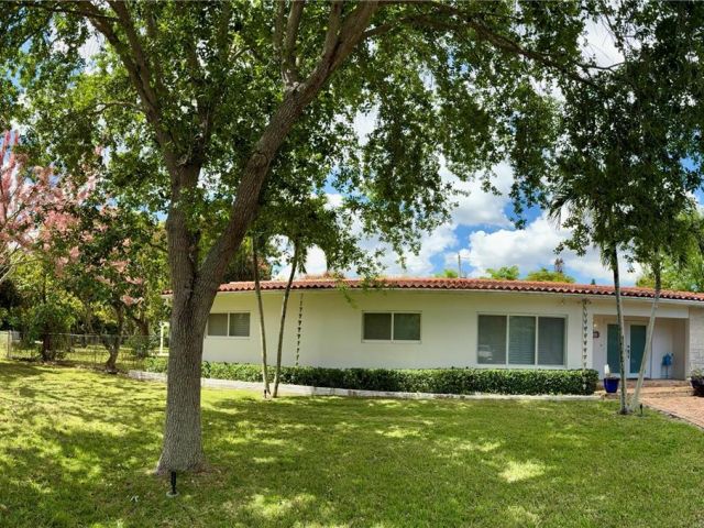 Home for sale at 7500 SW 81st Ave - photo 7526654