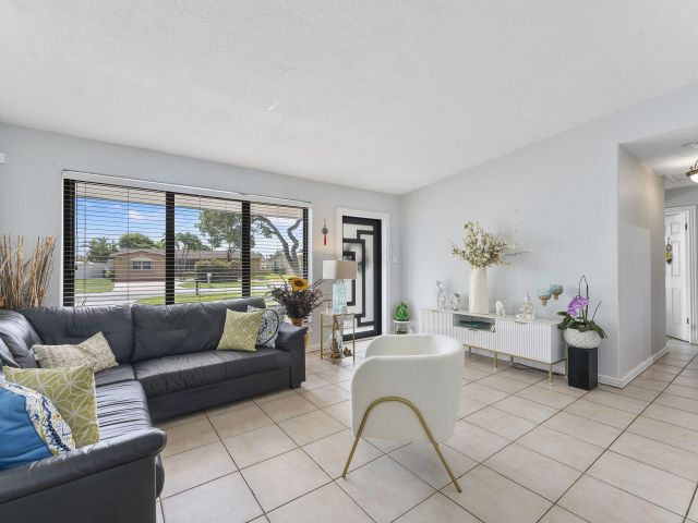 Home for sale at 400 NW 98th Avenue - photo 6620994