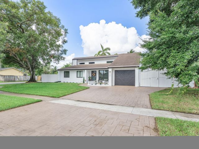 Home for sale at 400 NW 98th Avenue - photo 6620999