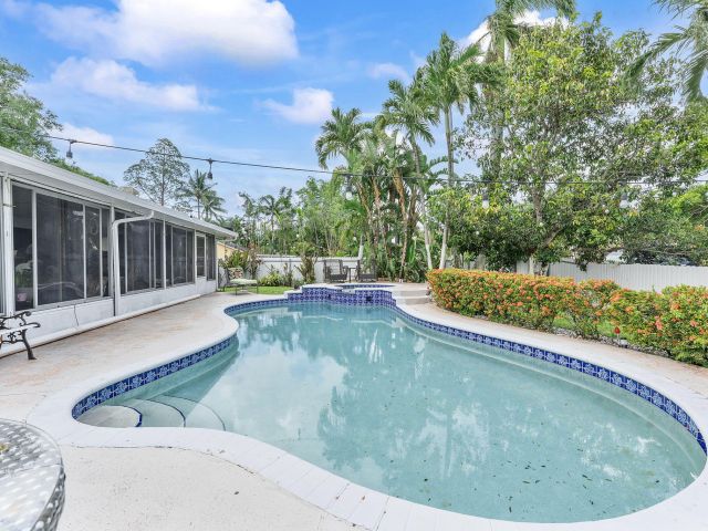 Home for sale at 400 NW 98th Avenue - photo 6621002