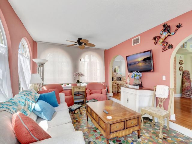 Home for rent at 431 37th Street - photo 6608761