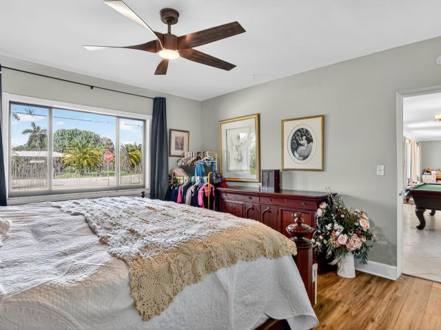 Home for sale at 1517 SE 4th Court - photo 6622034