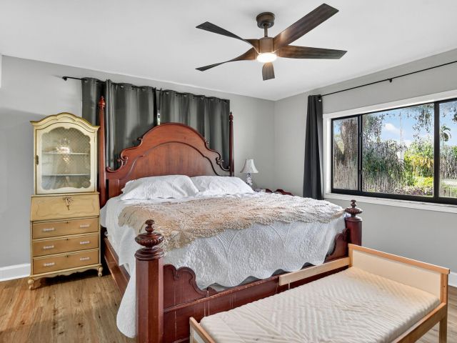 Home for sale at 1517 SE 4th Court - photo 6622035